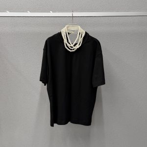 Black pearls t-shirt