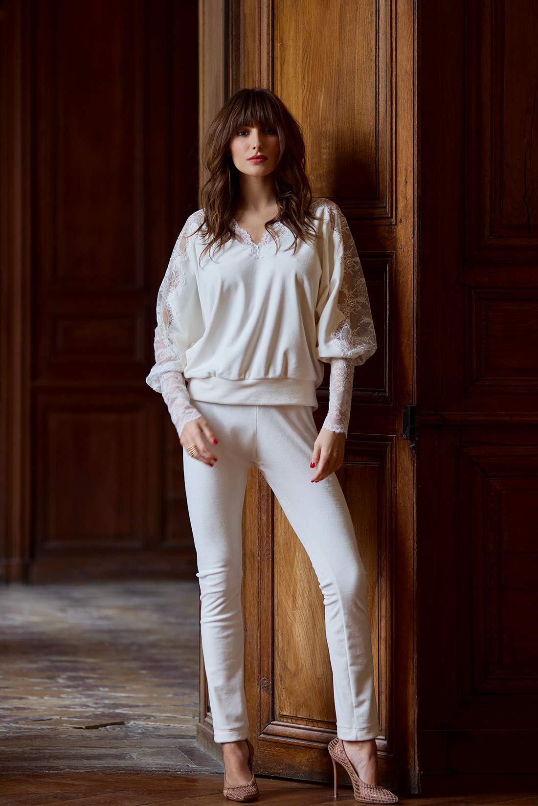 Tuta in ciniglia con pizzo Vivianne Marjolaine