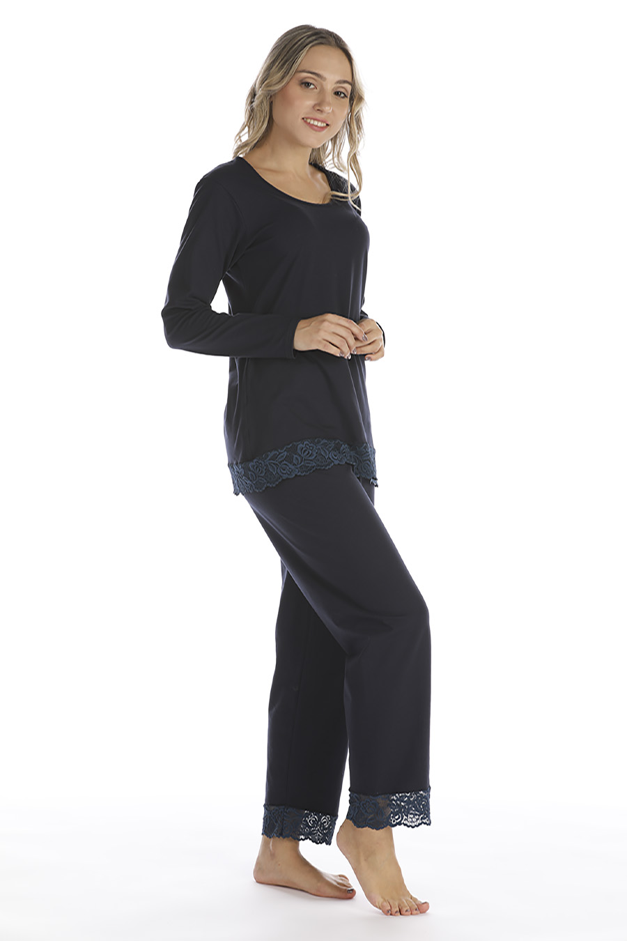 Pigiama lungo in cotone modal e pizzo - immagine 4